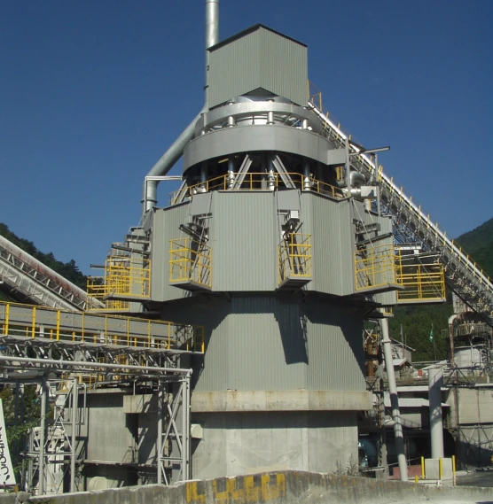 コマ式石灰炉の写真